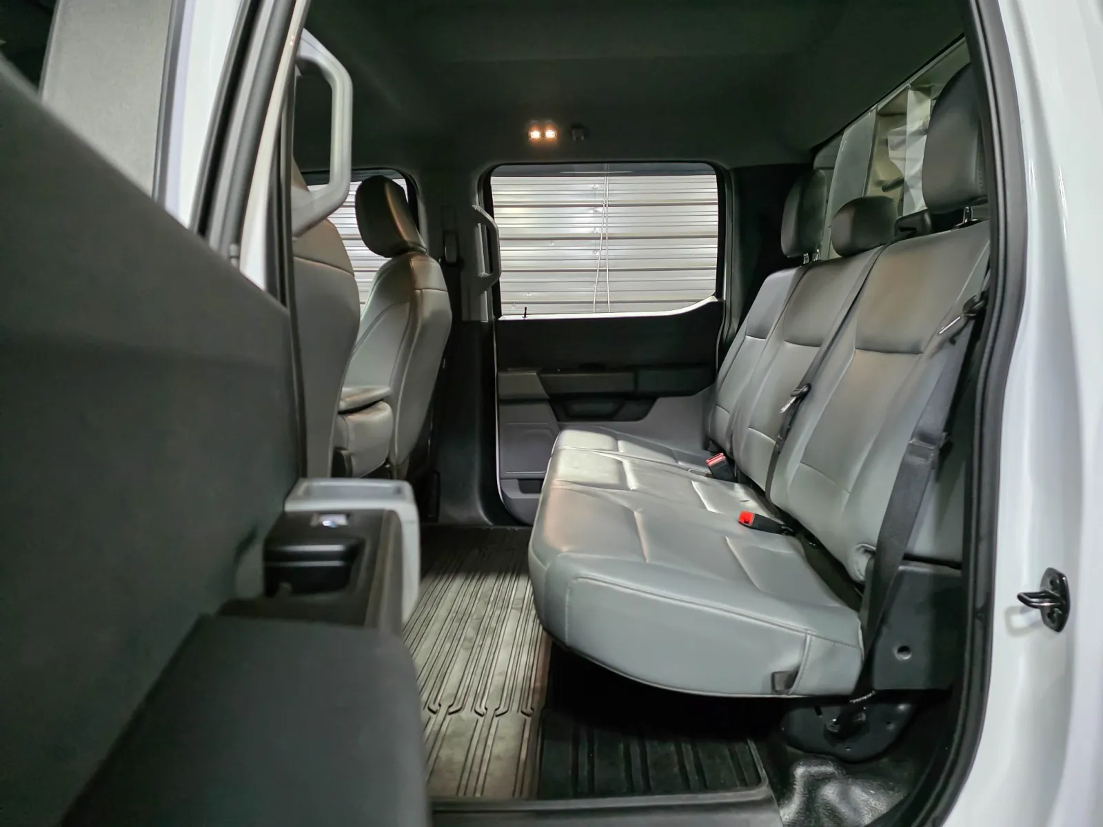 2023 Ford F-350 Super Duty Chassis Cab XL - Photo 21