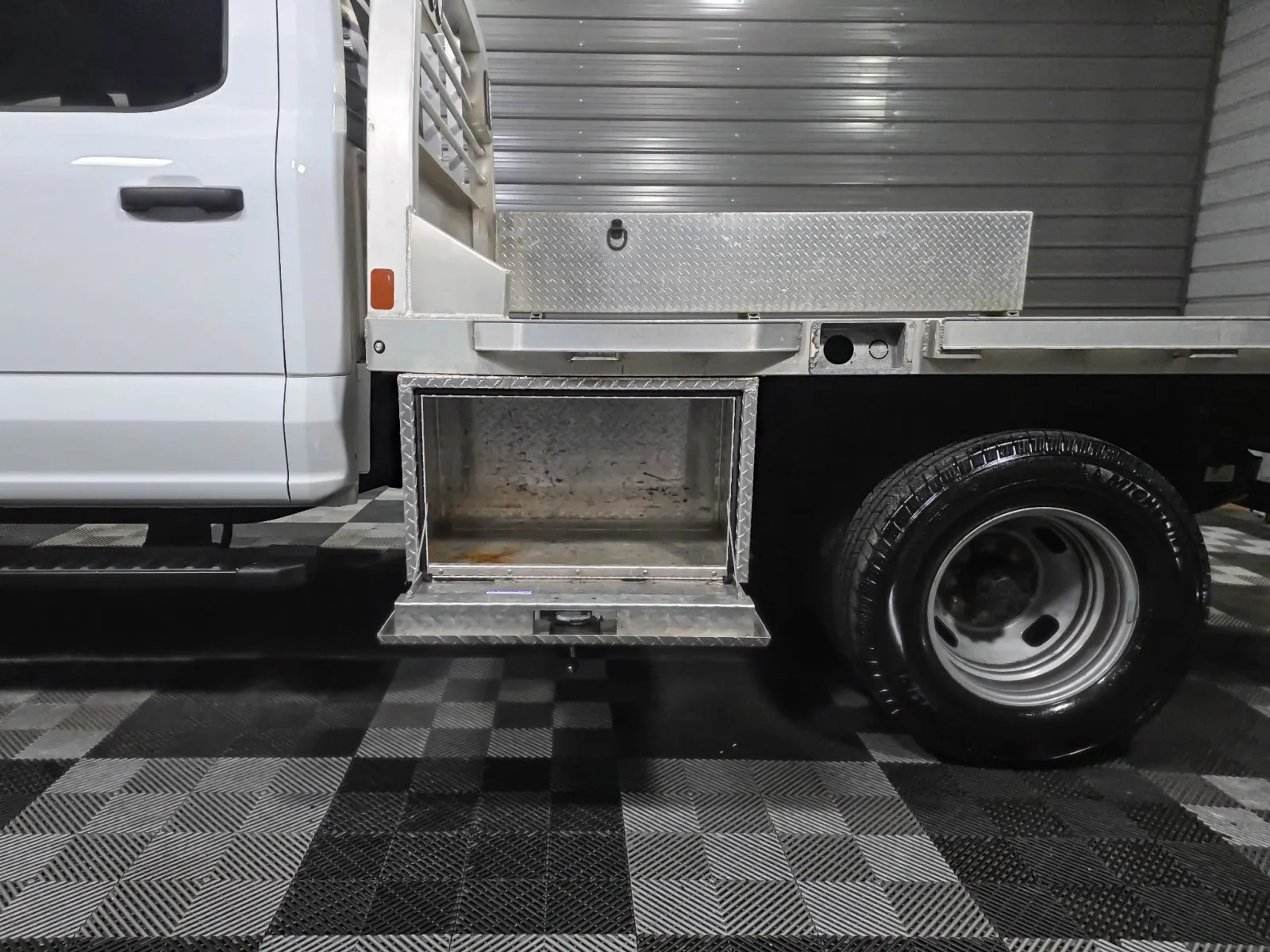 2023 Ford F-350 Super Duty Chassis Cab XL - Photo 13