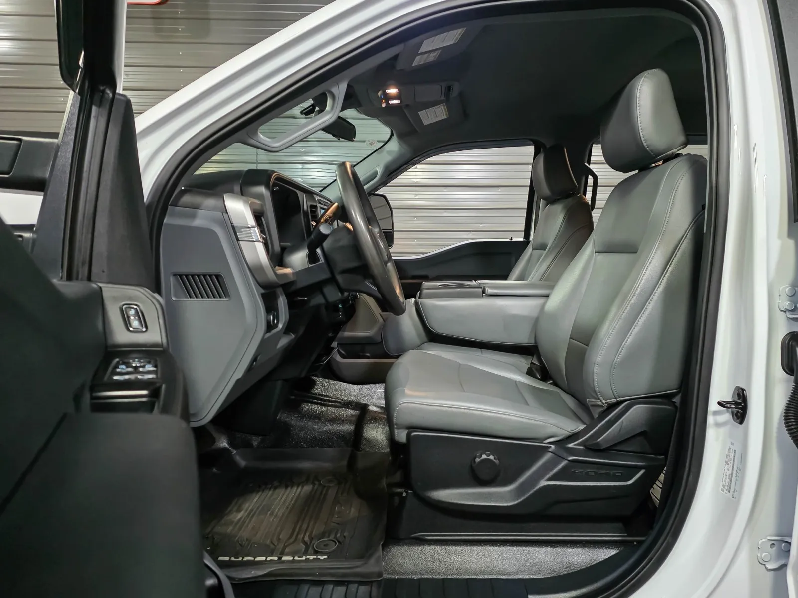2023 Ford F-350 Super Duty Chassis Cab XL - Photo 18