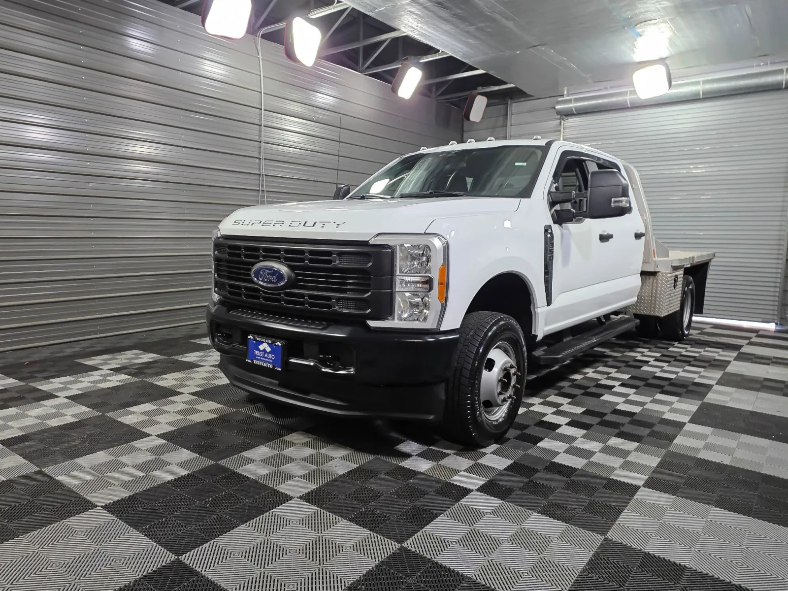 2023 Ford F-350 Super Duty Chassis Cab XL - Photo 43