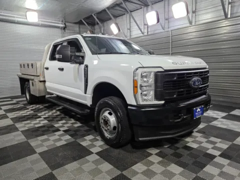 More photos of 2023 Ford Super Duty F-350 Chassis Flatbed XL 4WD DRW Crew Cab Dually Pickup Truck at Trust Auto, MD