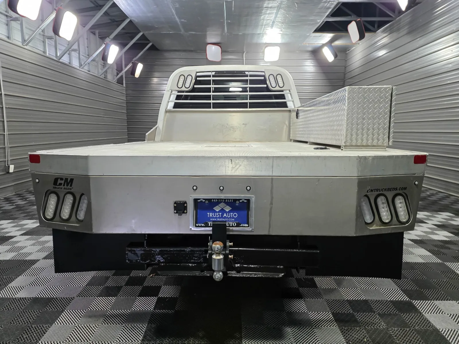 2023 Ford F-350 Super Duty Chassis Cab XL - Photo 6