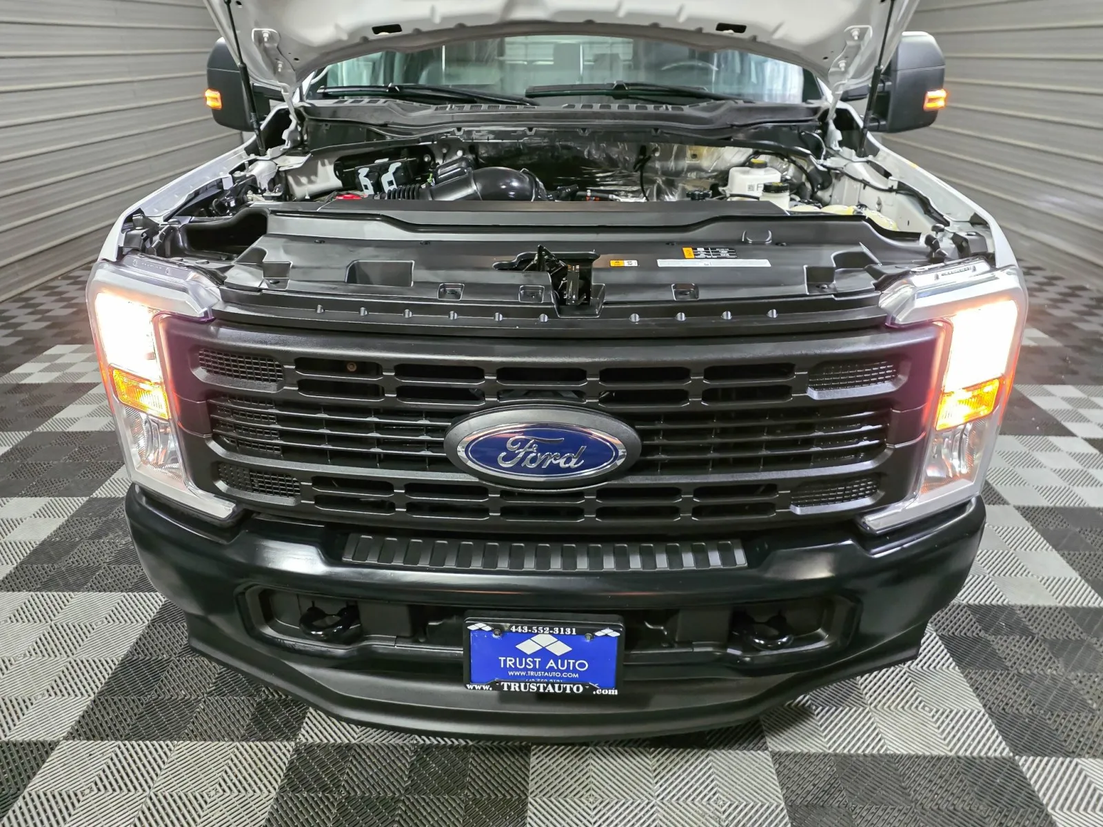 2023 Ford F-350 Super Duty Chassis Cab XL - Photo 36
