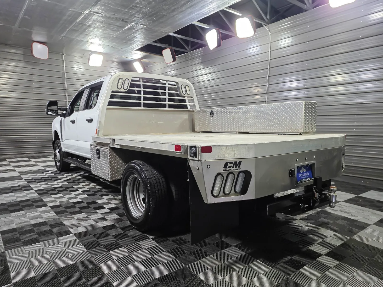 2023 Ford F-350 Super Duty Chassis Cab XL - Photo 7