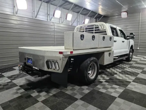 More photos of 2023 Ford Super Duty F-350 Chassis Flatbed XL 4WD DRW Crew Cab Dually Pickup Truck at Trust Auto, MD