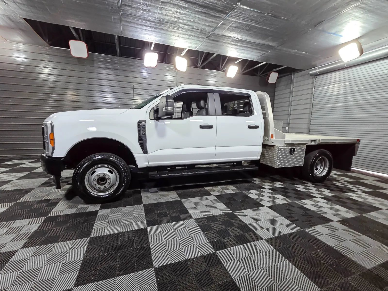 2023 Ford F-350 Super Duty Chassis Cab XL - Photo 8