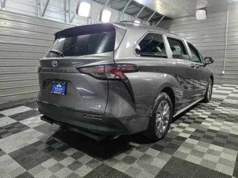 More photos of 2023 Toyota Sienna LE at Trust Auto, MD