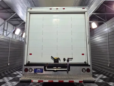 More photos of 2017 GMC Savana Commercial Cutaway 4500 at Trust Auto, MD