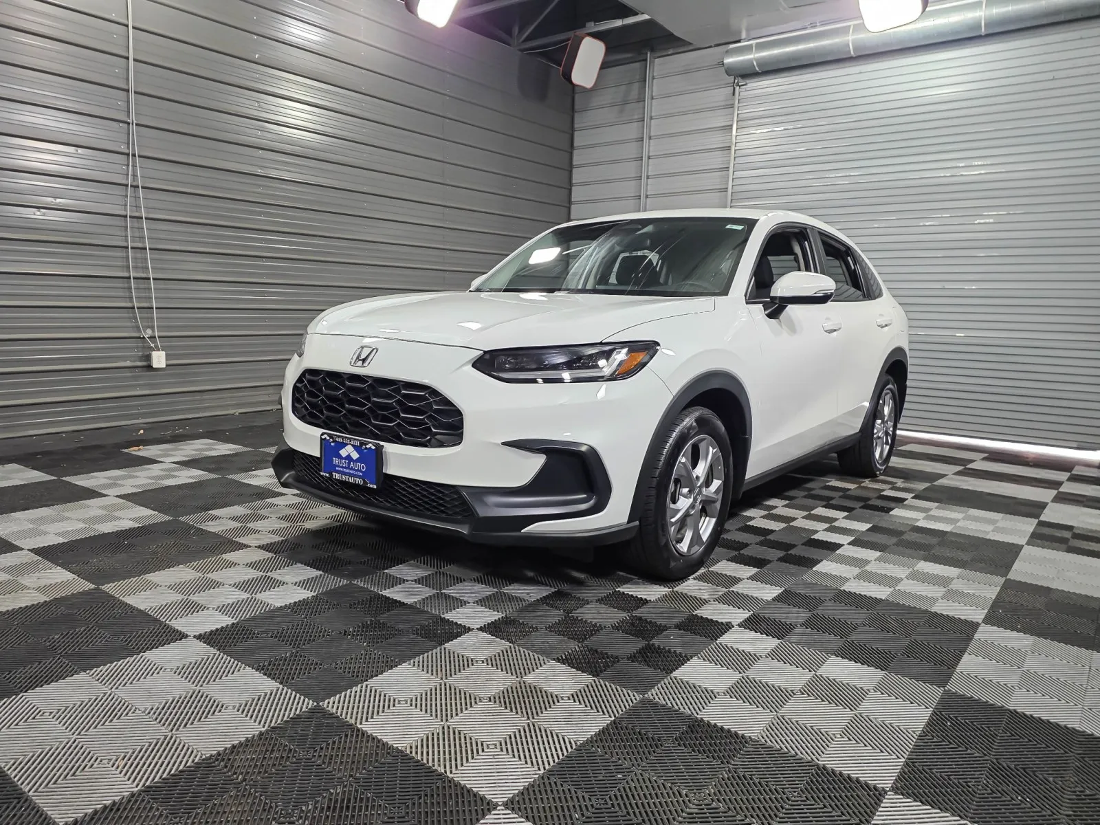 White 2024 Honda HR-V LX AWD SUV for sale in Sykesville, MD
