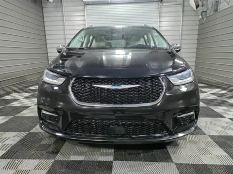 Photos of 2021 Chrysler Pacifica Hybrid Limited 7-Passenger Minivan/Van for sale in Sykesville, MD at Trust Auto