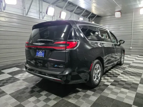 More photos of 2021 Chrysler Pacifica Hybrid Limited 7-Passenger Minivan/Van at Trust Auto, MD