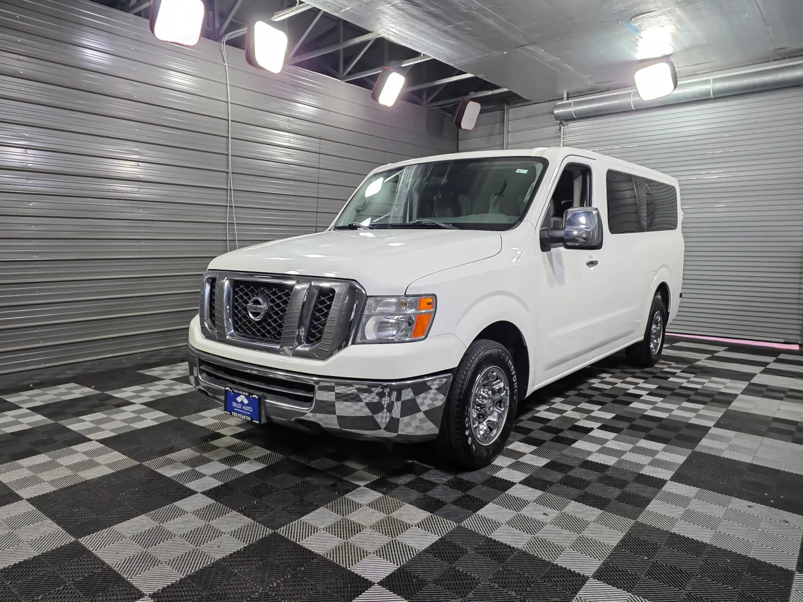 Silver 2018 Nissan NV Passenger NV3500 HD SV for sale in Sykesville, MD