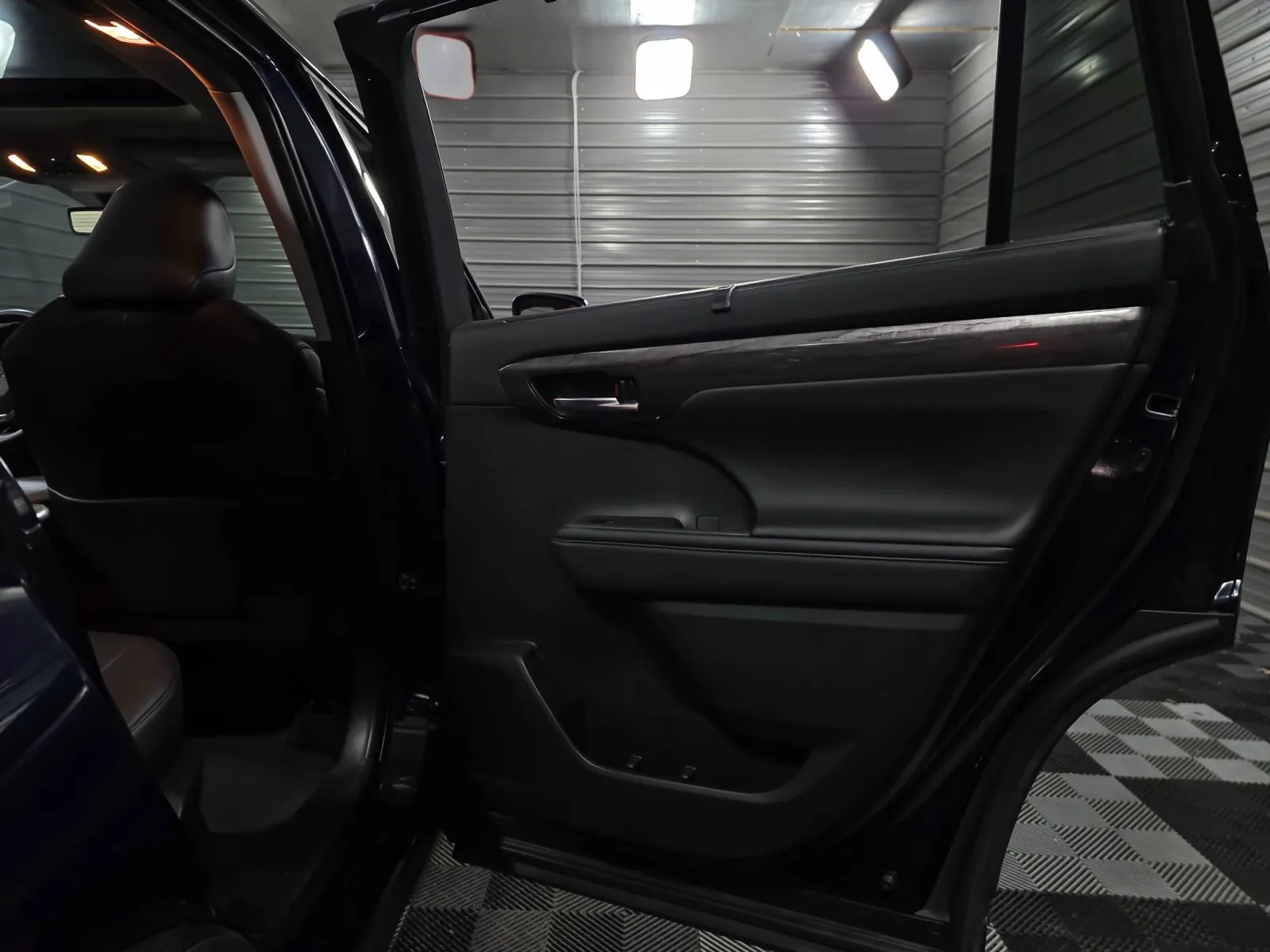 2024 Toyota Highlander Platinum - Photo 39