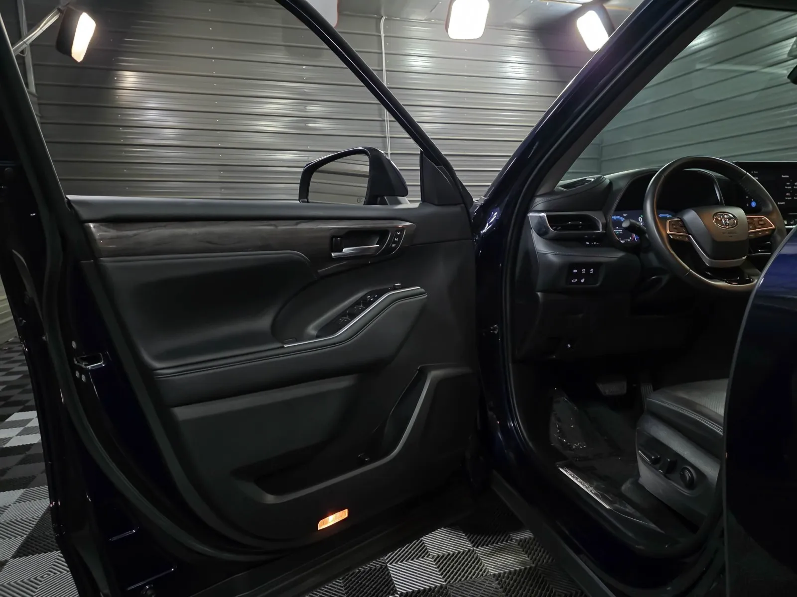 2024 Toyota Highlander Platinum - Photo 36