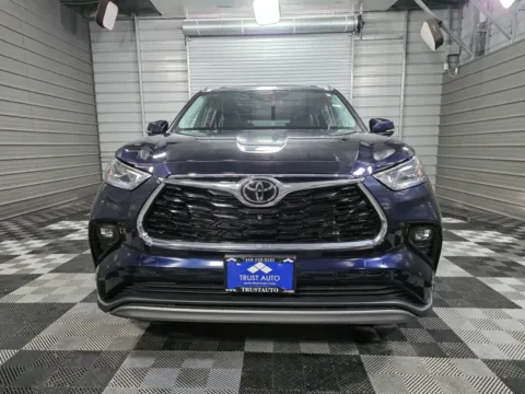 Photos of 2024 Toyota Highlander Platinum for sale in Sykesville, MD at Trust Auto