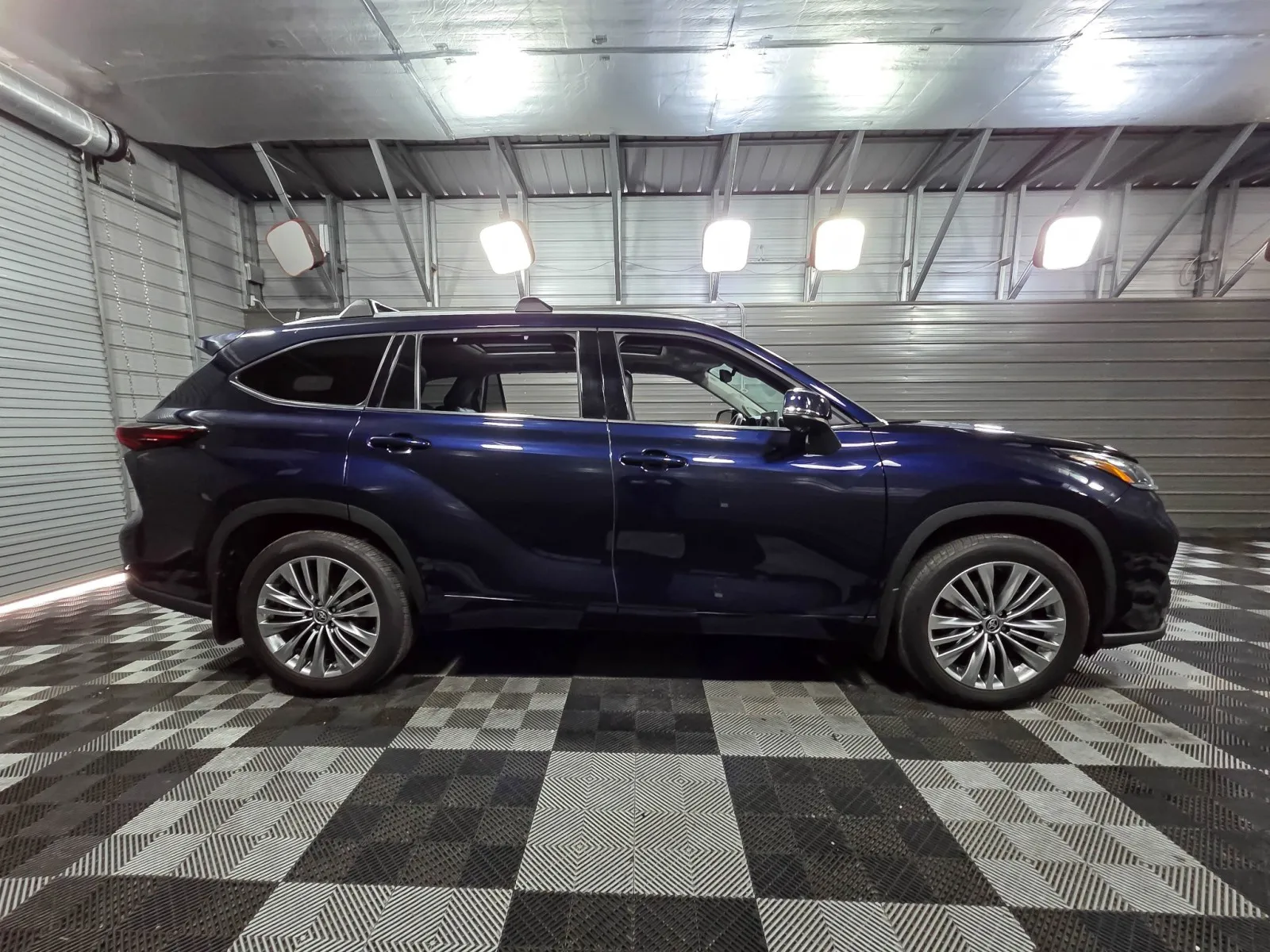 2024 Toyota Highlander Platinum - Photo 9