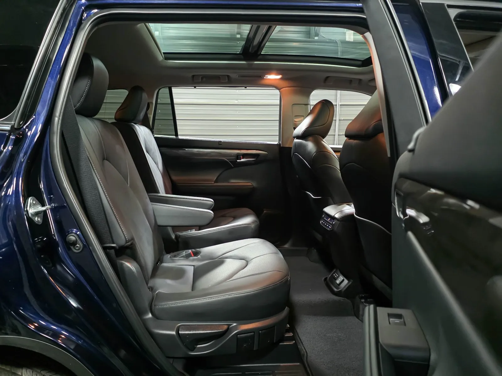 2024 Toyota Highlander Platinum - Photo 16