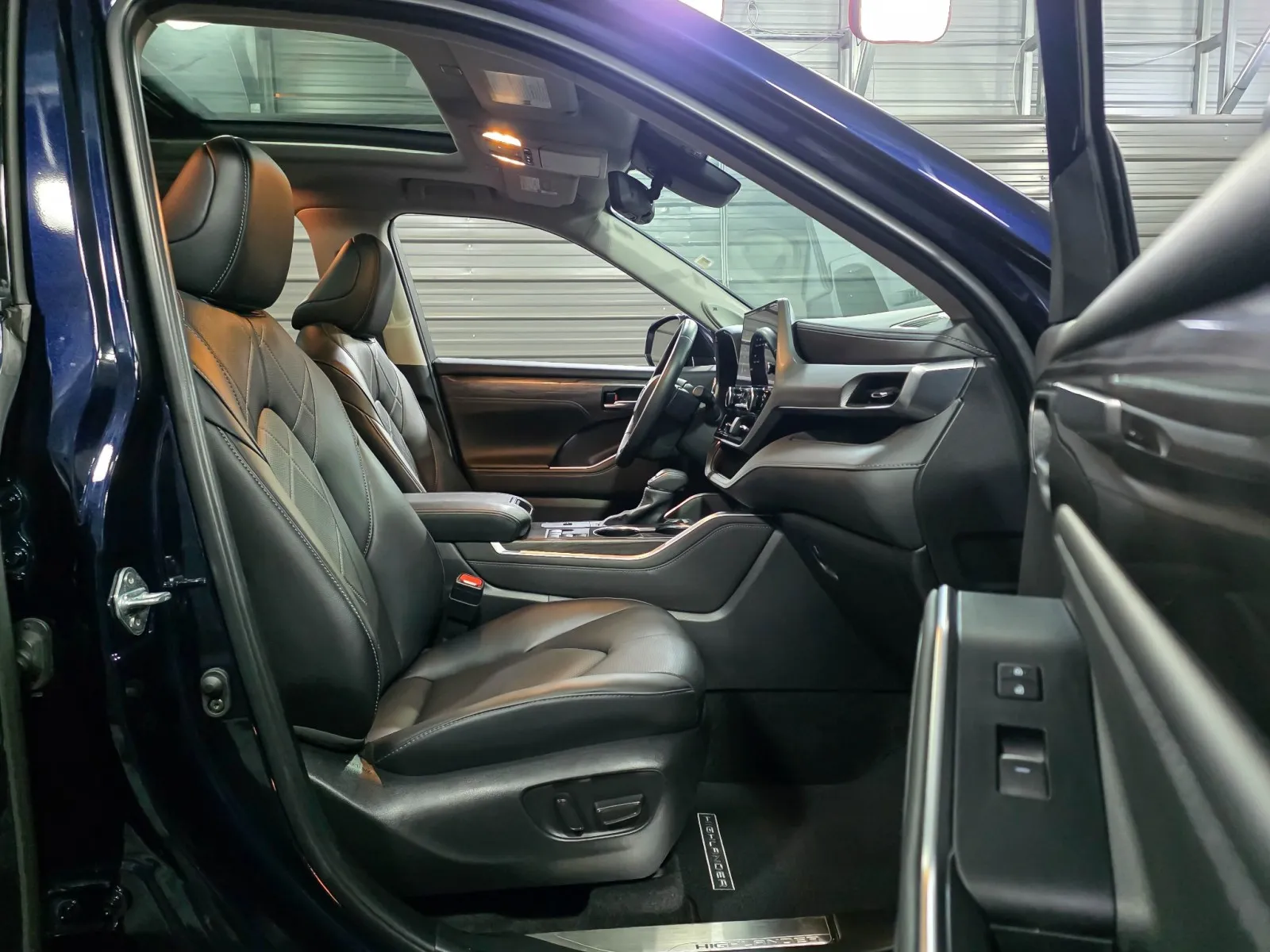 2024 Toyota Highlander Platinum - Photo 14