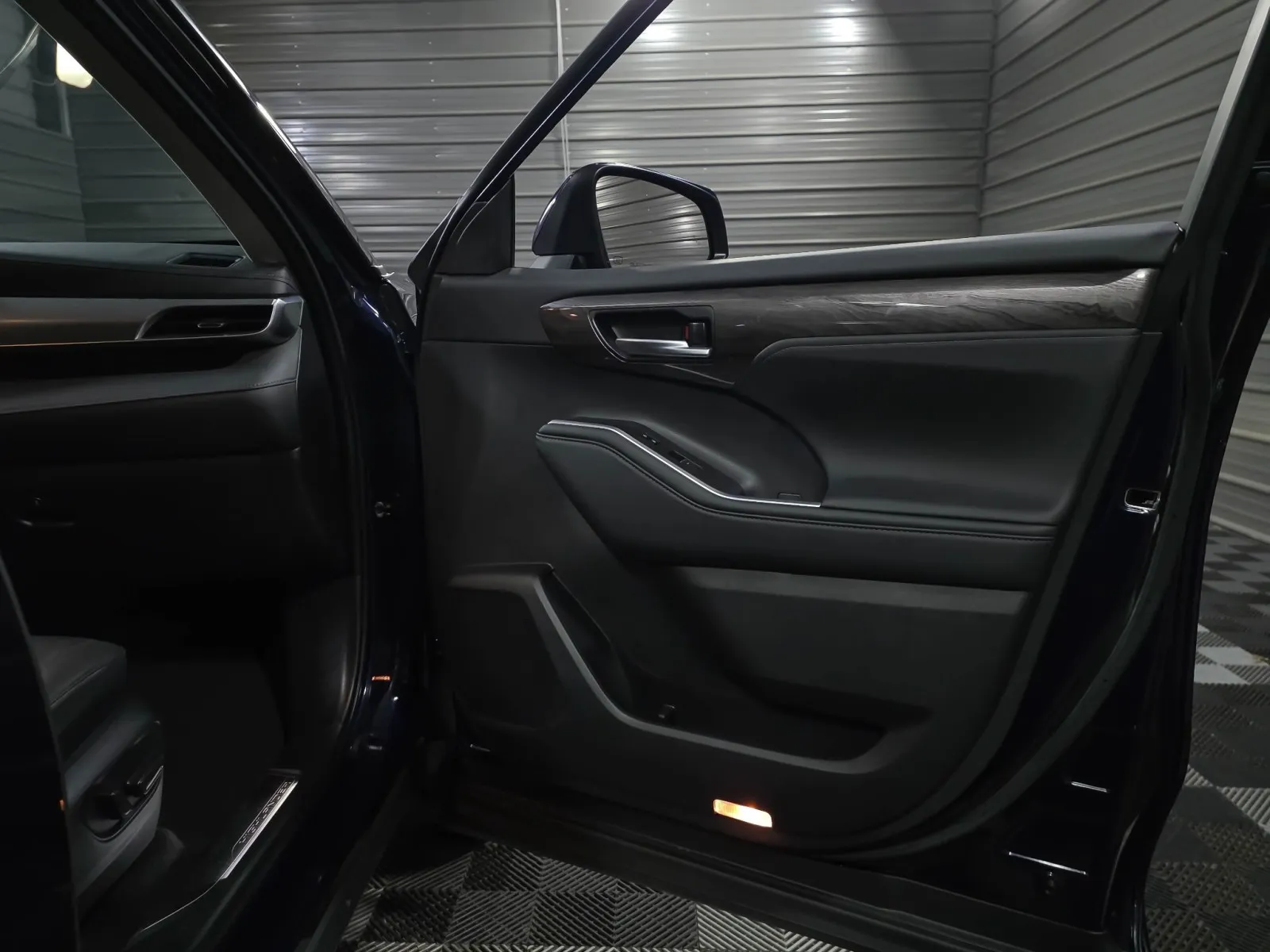 2024 Toyota Highlander Platinum - Photo 37