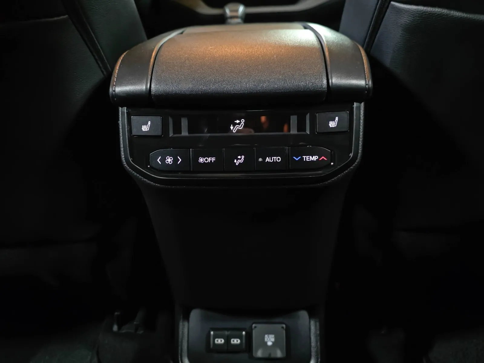 2024 Toyota Highlander Platinum - Photo 20