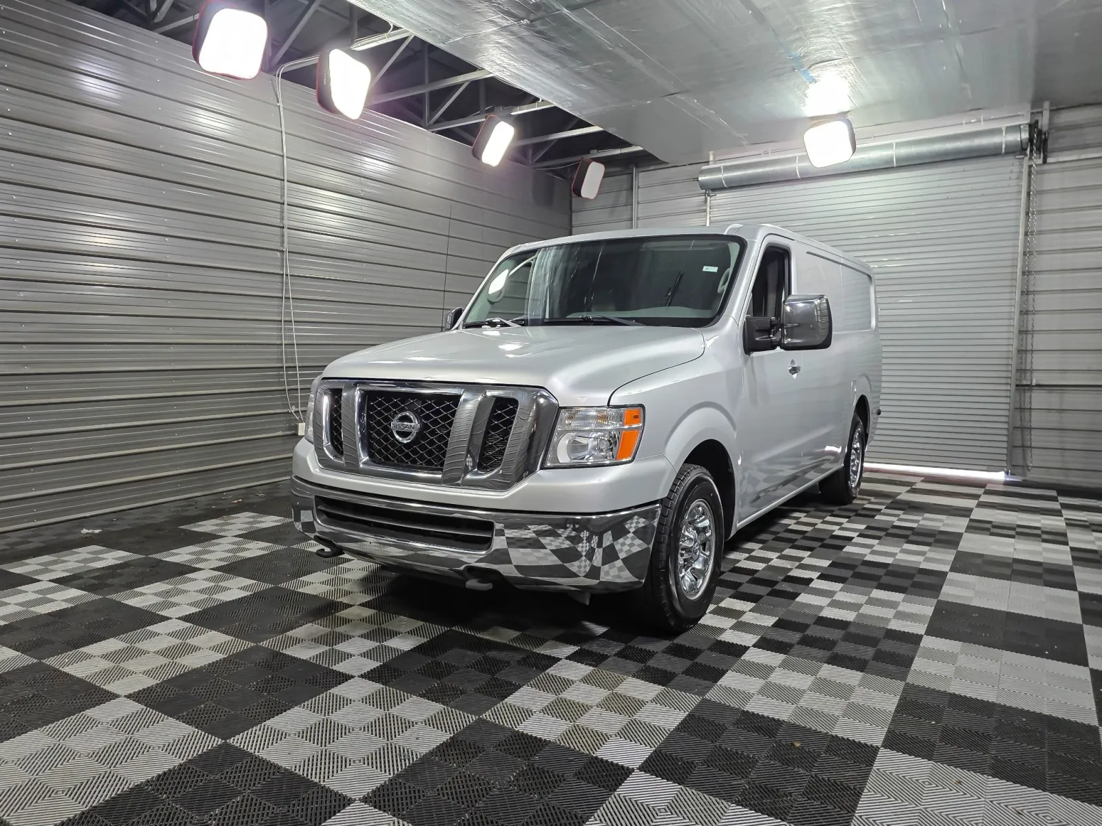 Red 2017 Nissan NV Cargo SV for sale in Sykesville, MD