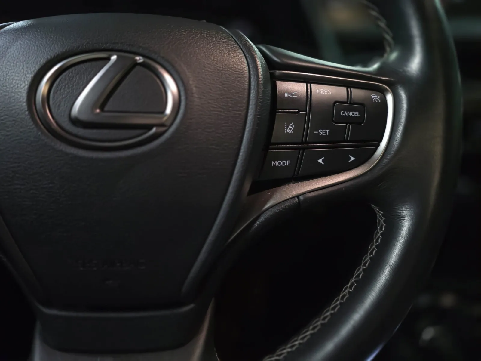 2019 Lexus UX Hybrid 250h - Photo 19