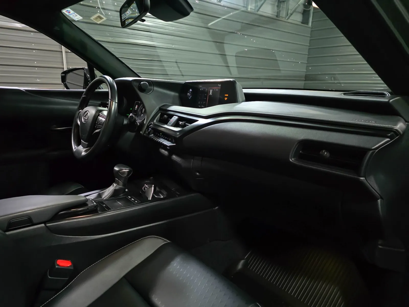 2019 Lexus UX Hybrid 250h - Photo 12