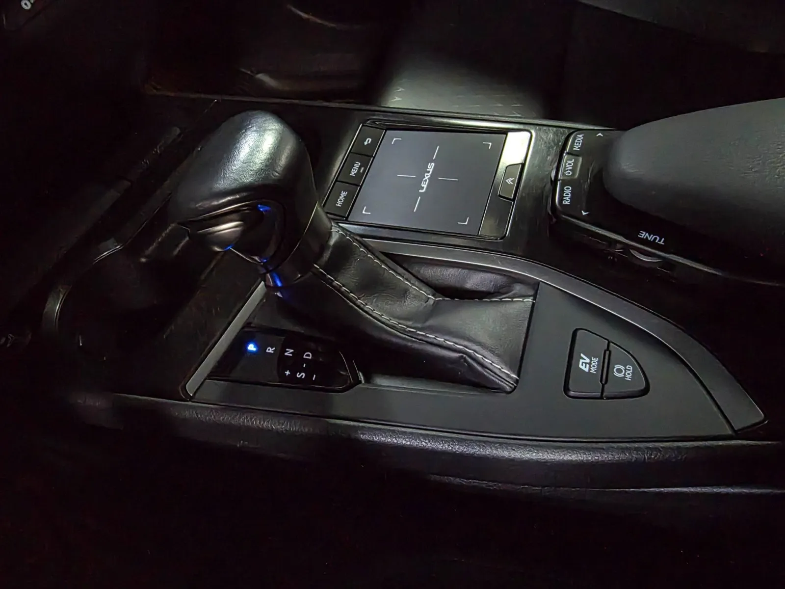 2019 Lexus UX Hybrid 250h - Photo 27