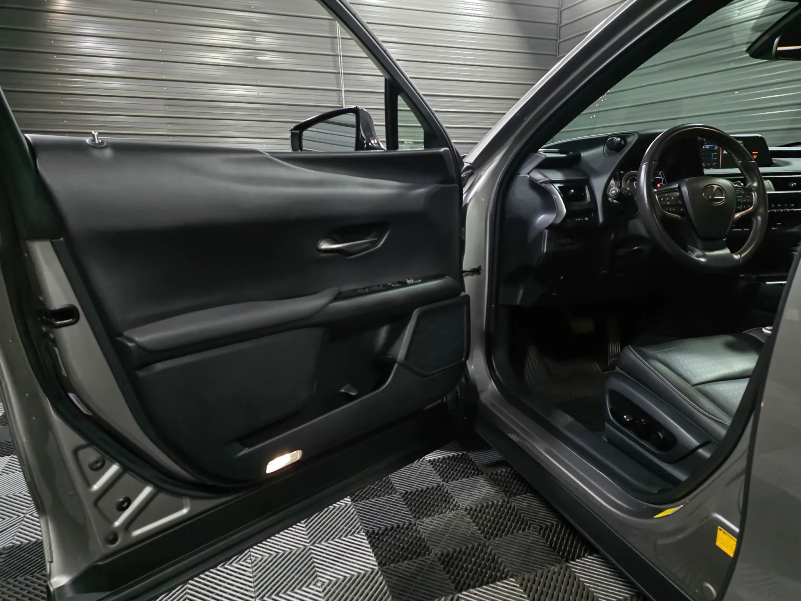 2019 Lexus UX Hybrid 250h - Photo 32