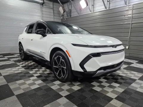 More photos of 2025 Chevrolet Equinox EV LT2 Electric SUV w/PDE at Trust Auto, MD
