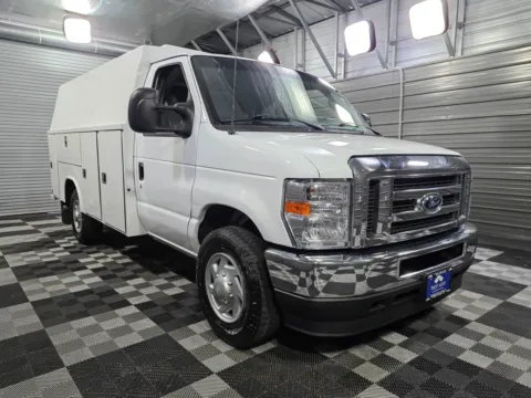 Another view of 2023 Ford E-Series Cutaway E-350 SD for sale in Sykesville, MD at Trust Auto