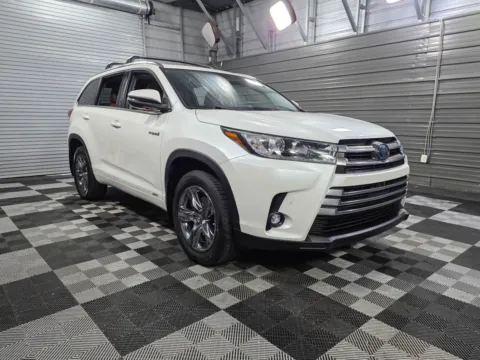Another view of 2019 Toyota Highlander Hybrid Limited for sale in Sykesville, MD at Trust Auto