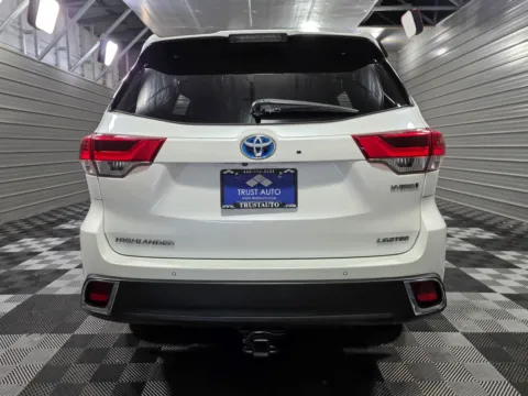 More photos of 2019 Toyota Highlander Hybrid Limited at Trust Auto, MD