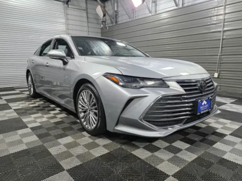 Another view of 2019 Toyota Avalon XLE for sale in Sykesville, MD at Trust Auto