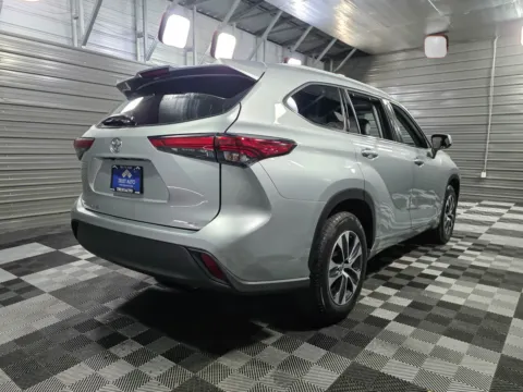 More photos of 2022 Toyota Highlander XLE at Trust Auto, MD