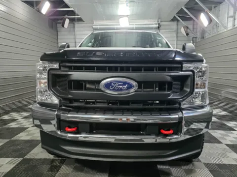Photos of 2022 Ford Super Duty F-250 SRW LARIAT for sale in Sykesville, MD at Trust Auto
