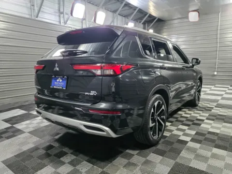 More photos of 2023 Mitsubishi Outlander PHEV SEL at Trust Auto, MD