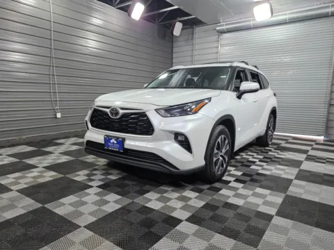 2023 Toyota Highlander L for sale in Sykesville, MD