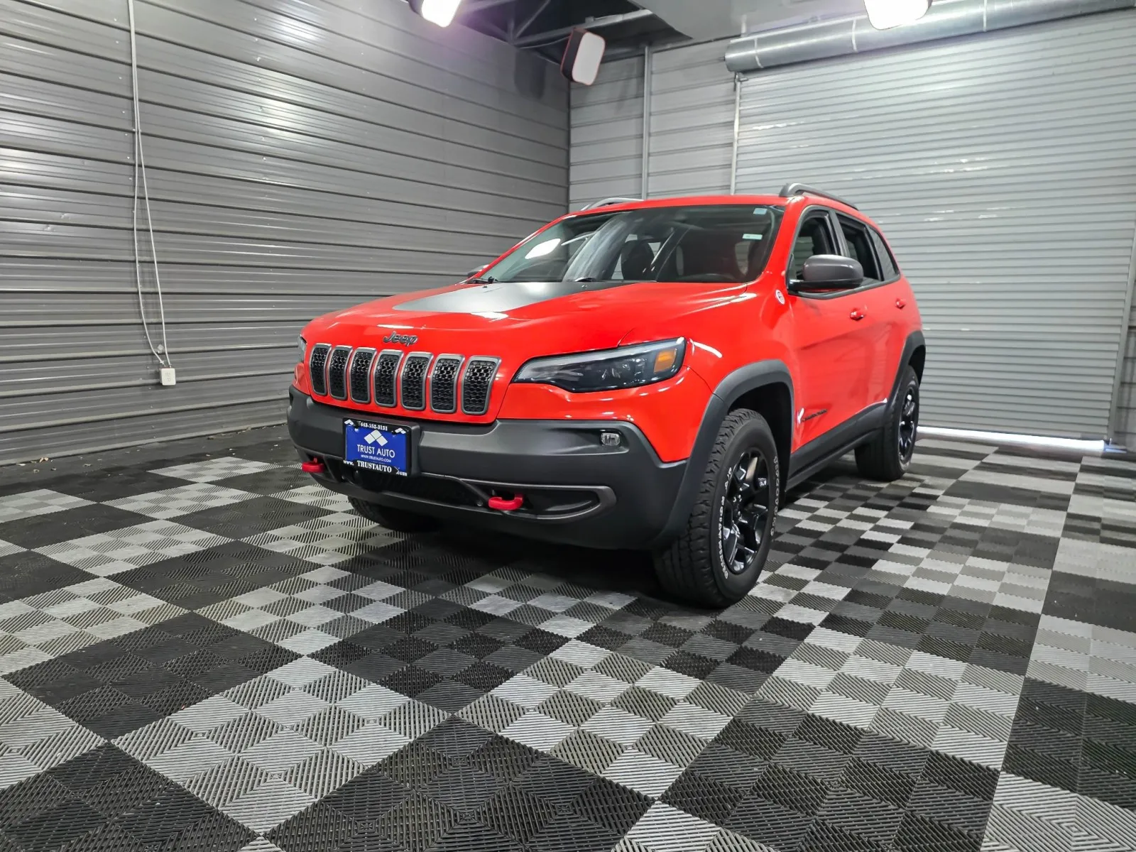 Silver 2021 Jeep Cherokee Trailhawk for sale in Sykesville, MD
