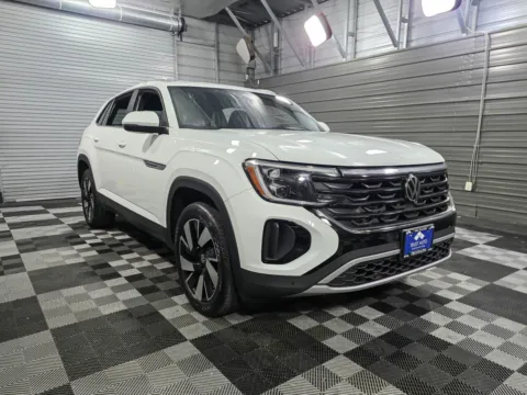 Another view of 2024 Volkswagen Atlas Cross Sport 2.0T SE w/Technology for sale in Sykesville, MD at Trust Auto