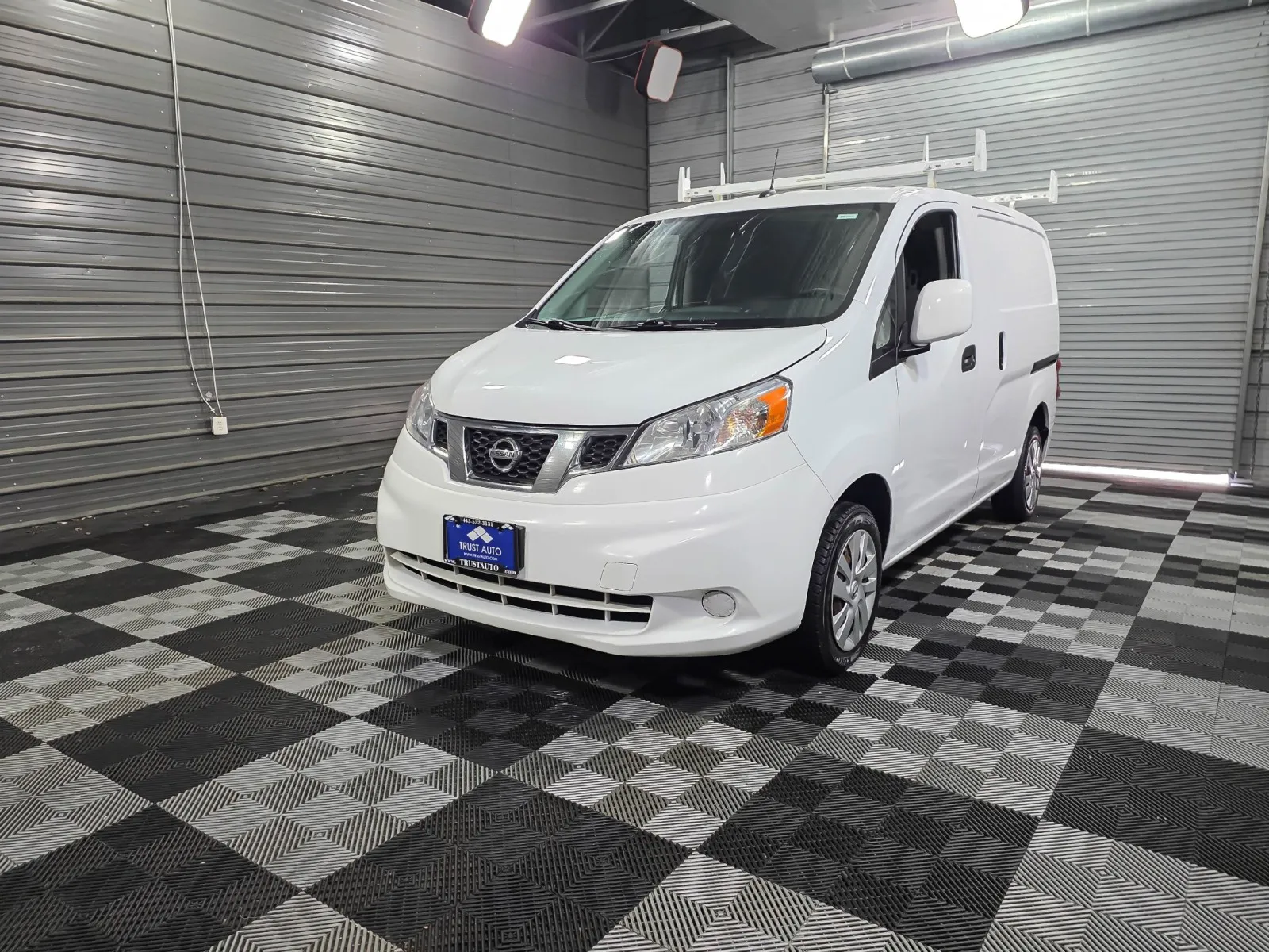 White 2019 Nissan NV200 Compact Cargo SV Cargo Minivan/Van w/Roof Racks for sale in Sykesville, MD