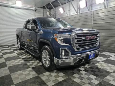 More photos of 2020 GMC Sierra 1500 SLT 4WD Crew Cab Pickup Truck w/Premium Pkg at Trust Auto, MD