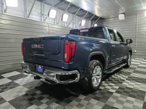 More photos of 2020 GMC Sierra 1500 SLT 4WD Crew Cab Pickup Truck w/Premium Pkg at Trust Auto, MD