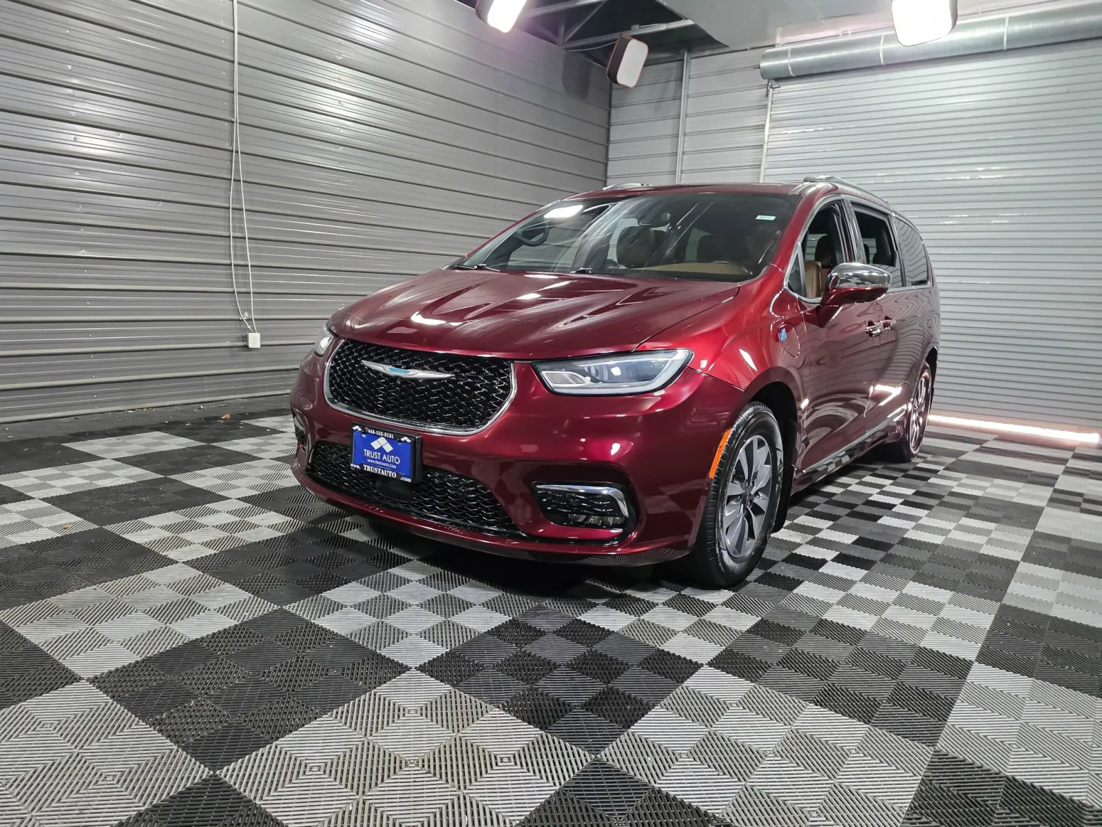 Purple 2021 Chrysler Pacifica Hybrid Limited for sale in Sykesville, MD