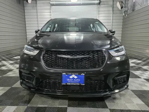 Photos of 2023 Chrysler Pacifica Hybrid Touring L for sale in Sykesville, MD at Trust Auto