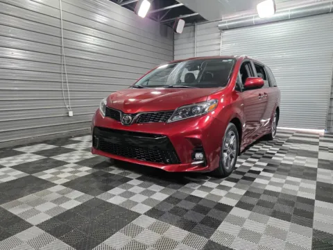 2019 Toyota Sienna SE Premium for sale in Sykesville, MD