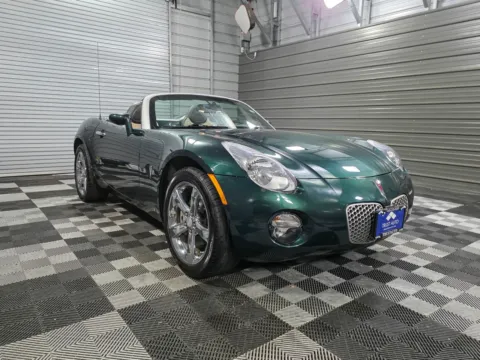 More photos of 2009 Pontiac Solstice Soft-Top Convertible at Trust Auto, MD