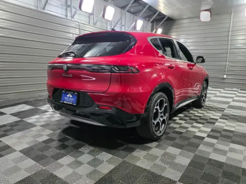 More photos of 2024 Alfa Romeo Tonale Ti AWD Hybrid SUV w/Premium Interior Pkg at Trust Auto, MD