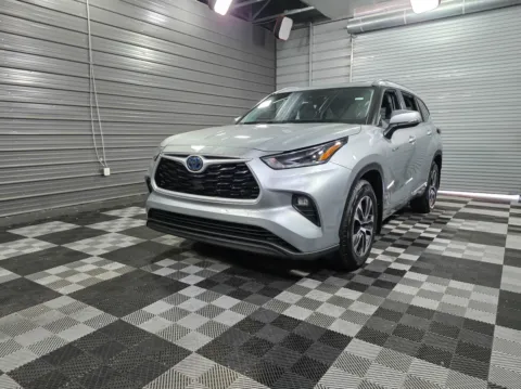 Green 2021 Toyota Highlander Hybrid XLE for sale in Sykesville, MD