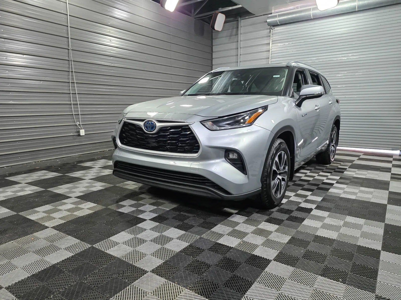 Green 2021 Toyota Highlander Hybrid XLE for sale in Sykesville, MD